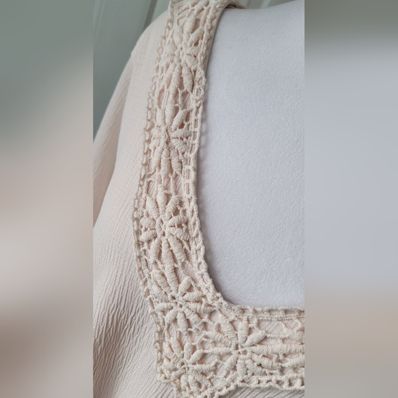 NAÏF Anthropologie Boho Flowy Shift Dress Womens M Cream Floral Crochet V Neck - Picture 8 of 13